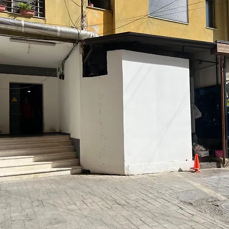 公寓 Robert's Durrës