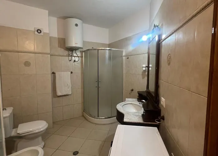 Robert's 公寓 Durrës